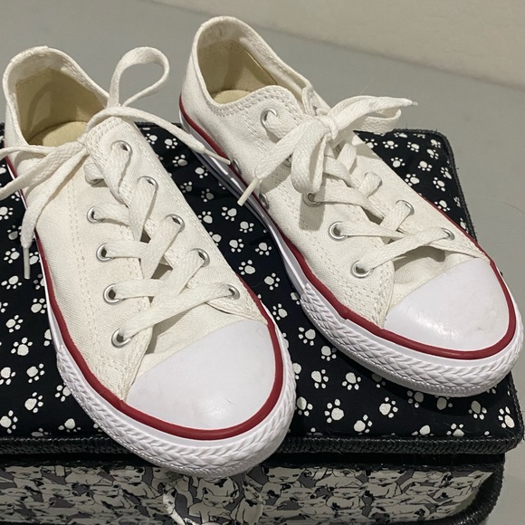 kids white converse size 1